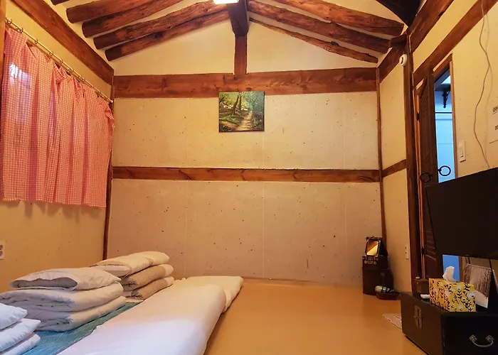 Gongsimga Hanok Casa de hóspedes 2*