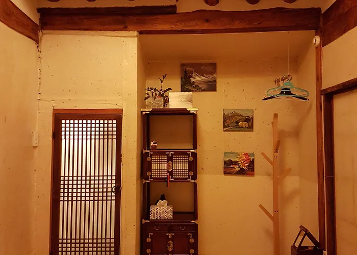 Gongsimga Hanok
