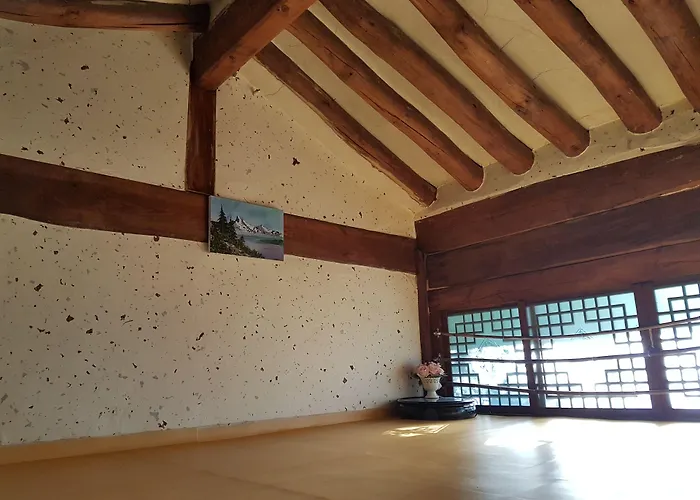 Gongsimga Hanok