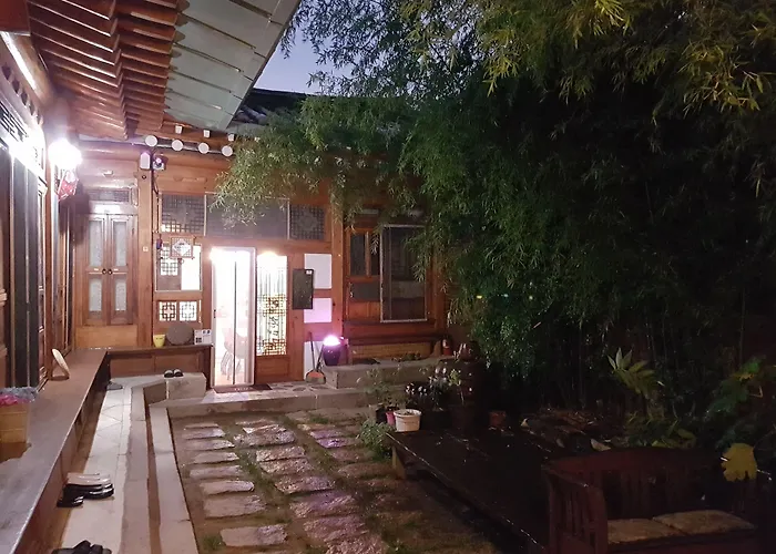 Gongsimga Hanok 2*
